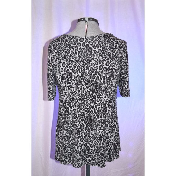 Torrid Animal Print Peplum top size 2x - Picture 3 of 8